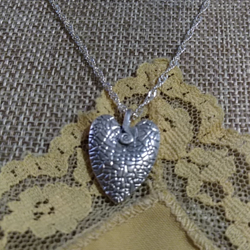 Lowest Pricenwt-Sterling Pebbled Heart Pendant On 18